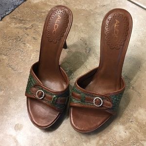 Sassy cute and casual Aldo pumps!
