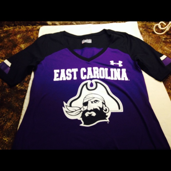 East Carolina Pirates football T shirt! Sz med,