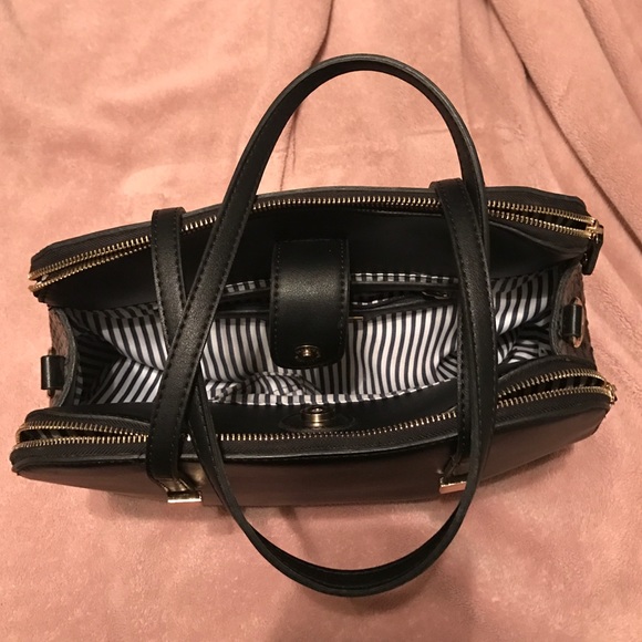 Black purse - Picture 2 of 3