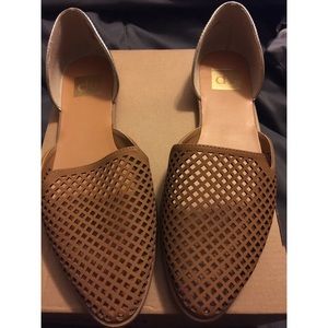 FREE SHOES🎉brand new Tan Flats🎉