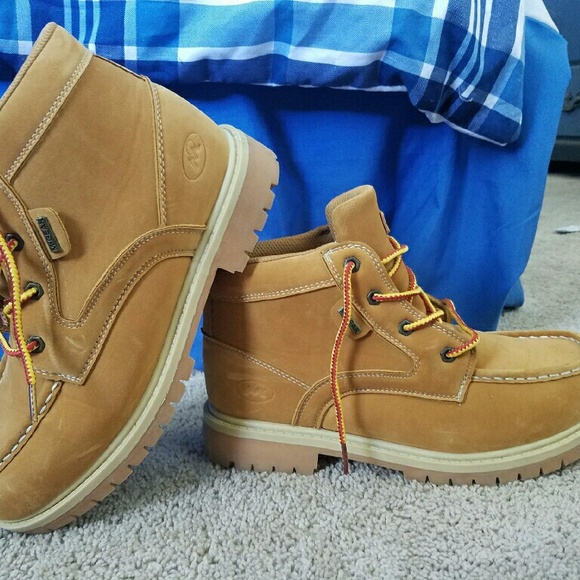 Boys boots
