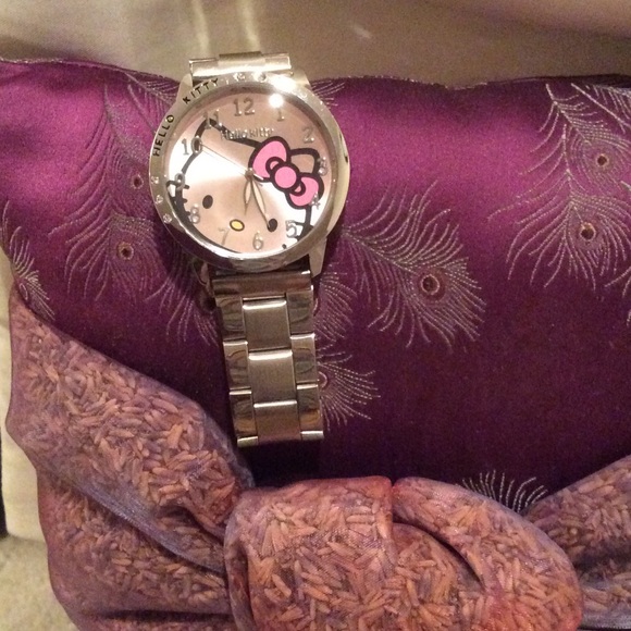 **BRAND NEW HELLO KITTY WATCH**