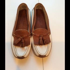 Cole Haan 2 tone loafer moccasin 9 narrow