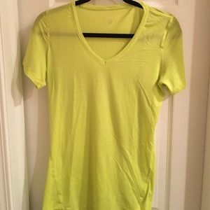 Lululemon tshirt