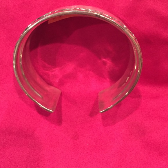Multi Patterned Cuff - Picture 3 of 3