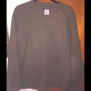 Patagonia sweatshirt (dark green)