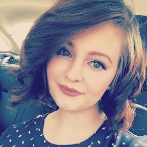 Meet your Posher, Chloe