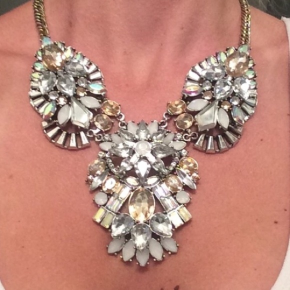 💗Gorgeous Statement Necklace - Picture 3 of 3