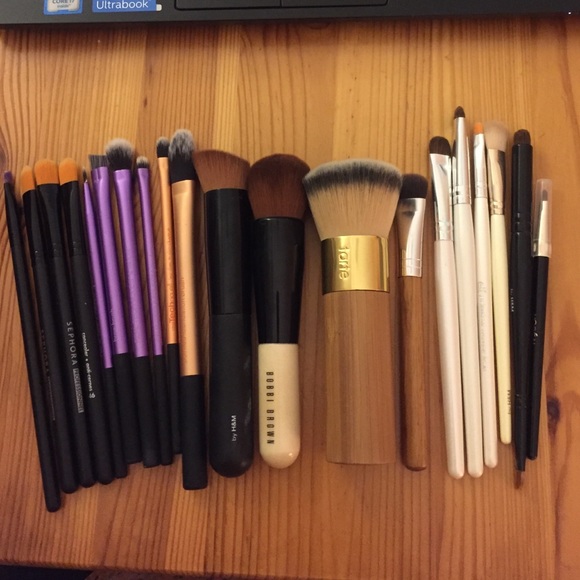 Lot of make up brushes, Sephora Bobbi Brown Tarte