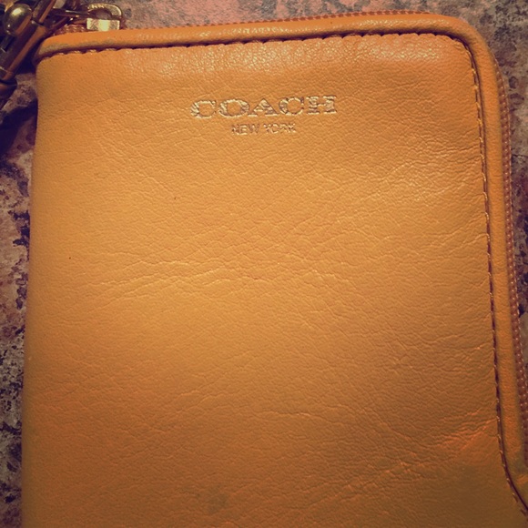 NWOT Coach wristlet