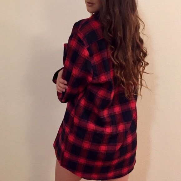 LAST ONE! Oversized Boyfriend Flannel - Picture 4 of 4