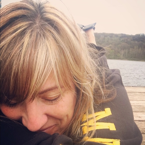 Welcome to The Karmaco Closet! - Picture 3 of 3