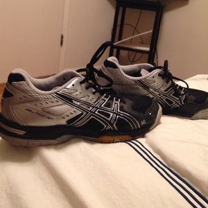 Asics volleyball court shoes