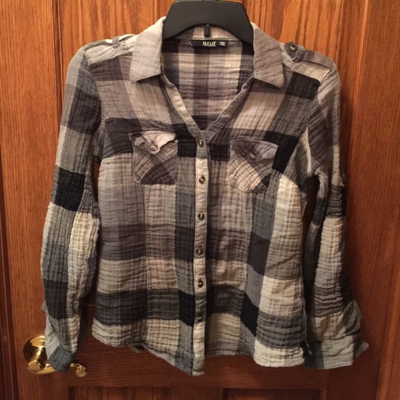 Juniors Button down shirt.