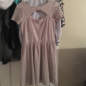 NWOT Beige LC lace dress