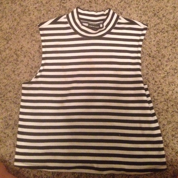 Black and white striped cropped sleeve tank