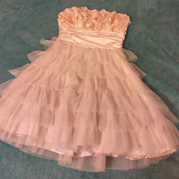 SALE!!! 😄💕🙌🏼Adorable pink strapless dress ☺️💕