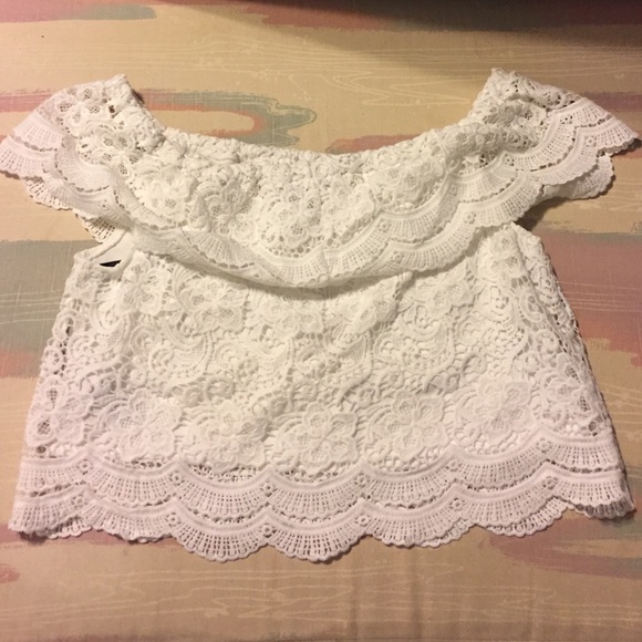 Cropped top. - Picture 2 of 2