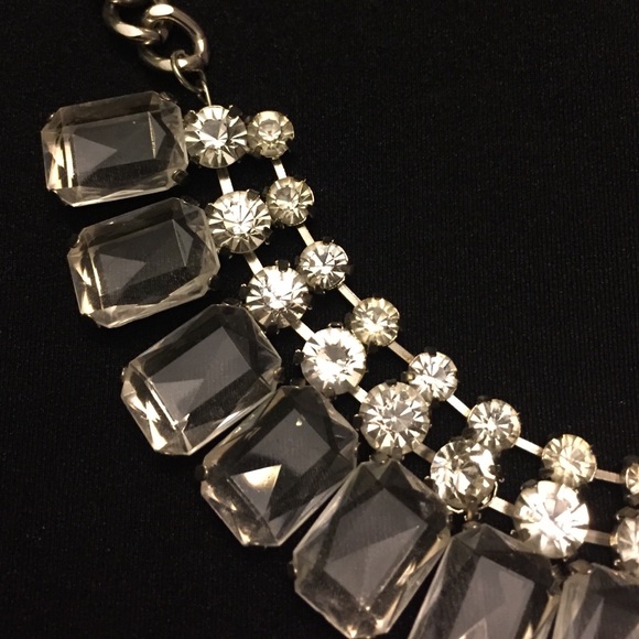 Beautiful Statement Necklace - Picture 2 of 4