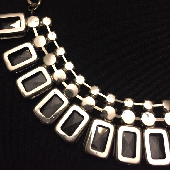 Beautiful Statement Necklace - Picture 4 of 4