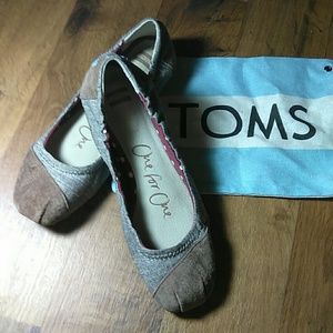Adorable Toms (6.5)