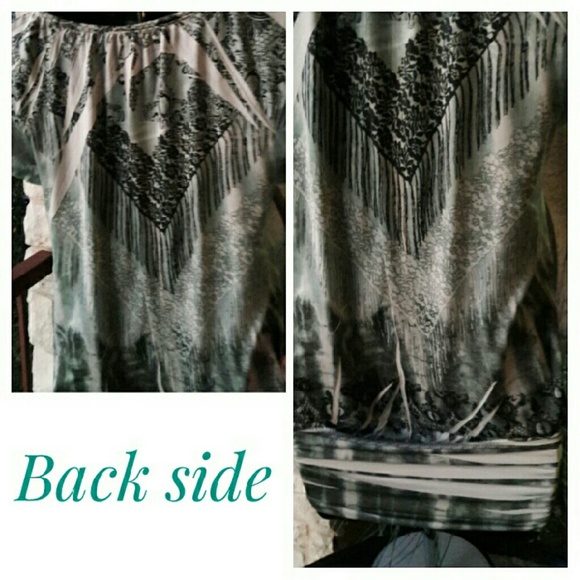 Embellished Tunic ๐ Host Pic - Picture 4 of 4
