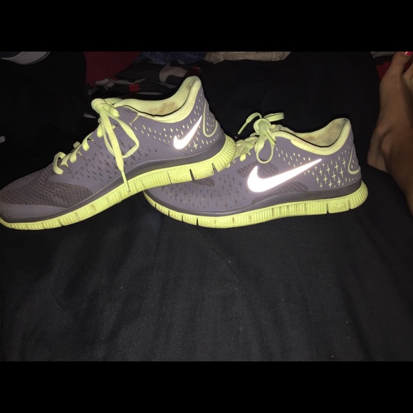 Nike free runs 4.0
