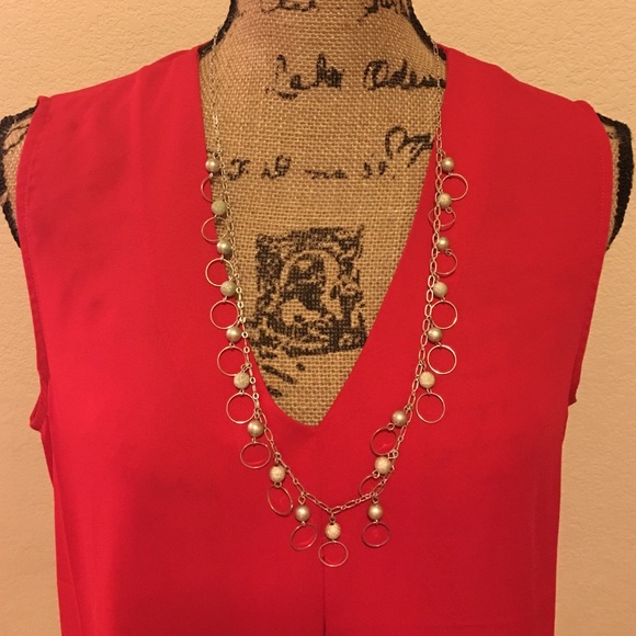 Silver necklace with pearls