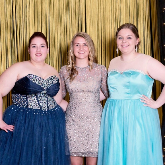Prom Dress - Picture 3 of 4