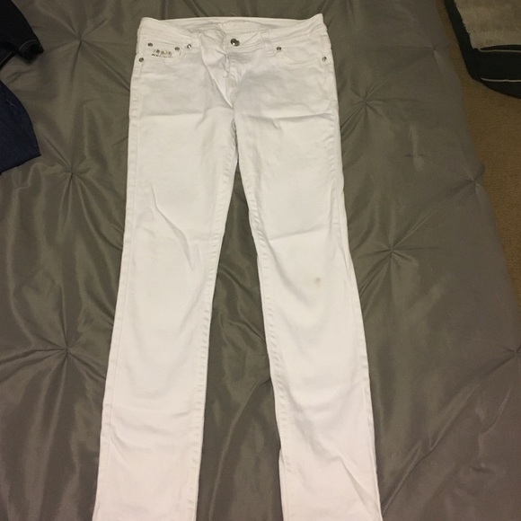 White skinny jeans