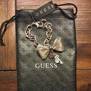NWT Guess mesh bow charm bracelet