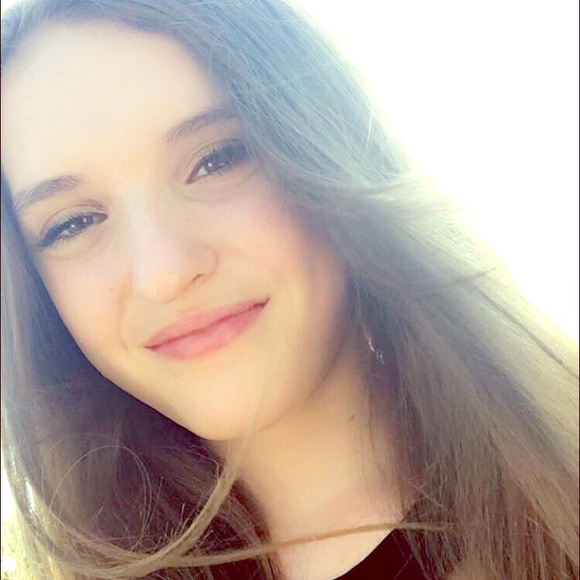 Meet your Posher, Lauren