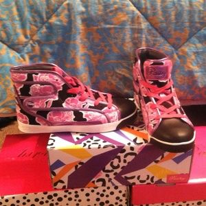 Secret Sundae Hi Sneaks!!!