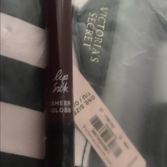Victoria's Secret lipgloss