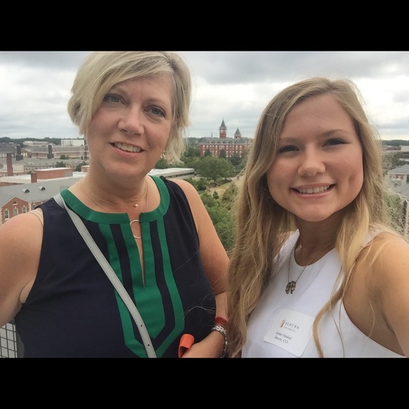 Meet your Posher, Babs