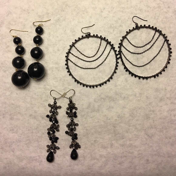 Lot of 3 Pairs of Black Earrings - Picture 1 of 4