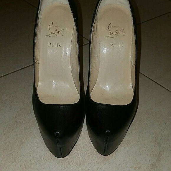DAFFODILE BLACK LEATHER PUMP