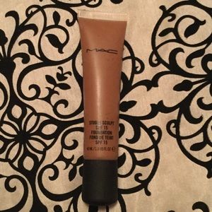 Nw45 authentic Mac studio sculpt foundation
