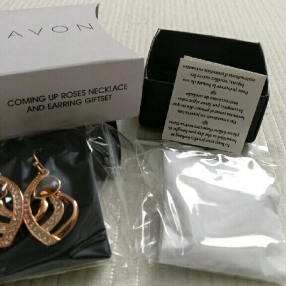 Jewelry - Picture 4 of 4