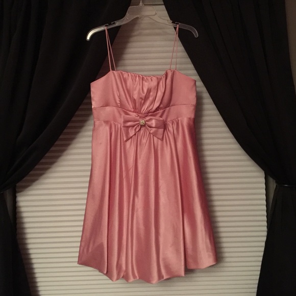 Dresses & Skirts - A Beautiful Homecoming or Prom dress