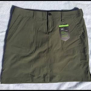 REI travel skort
