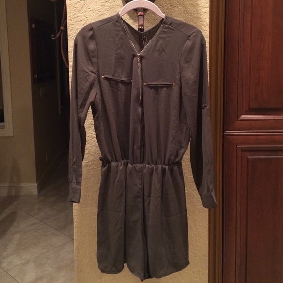 Gracia Other - Adorable hunter green chiffon like romper. NEW!!!!