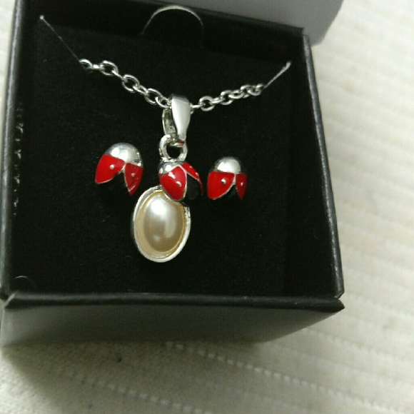 Jewelry - Picture 3 of 4