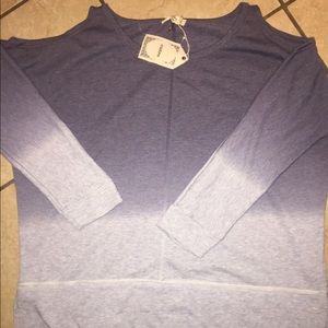 Entro cold shoulder sweater