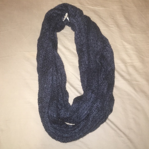 Blue circle scarf from Cotton On - Picture 1 of 1