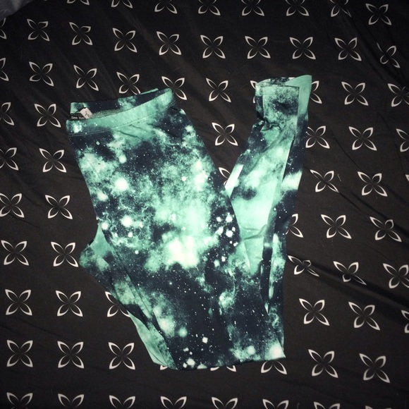 GREEN SPANDEX GALAXY LEGGINGS👽🌙💚