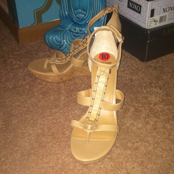 NWT: DV by Dolce Vita Wedges