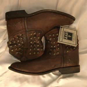 BRAND NEW Frye Ankle Boots