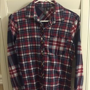 Plaid button down long sleeve shirt