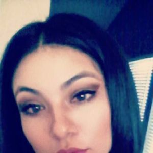 Meet your Posher, Fatima